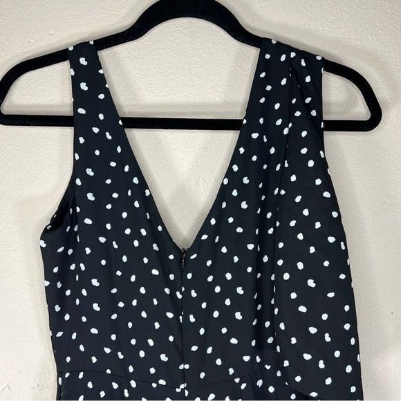 NEW LULUS XS JUMPSUIT BLACK WHITE POLKA DOT V NECK ASYMMETRICAL SLEEVE RETRO - Picture 3 of 15